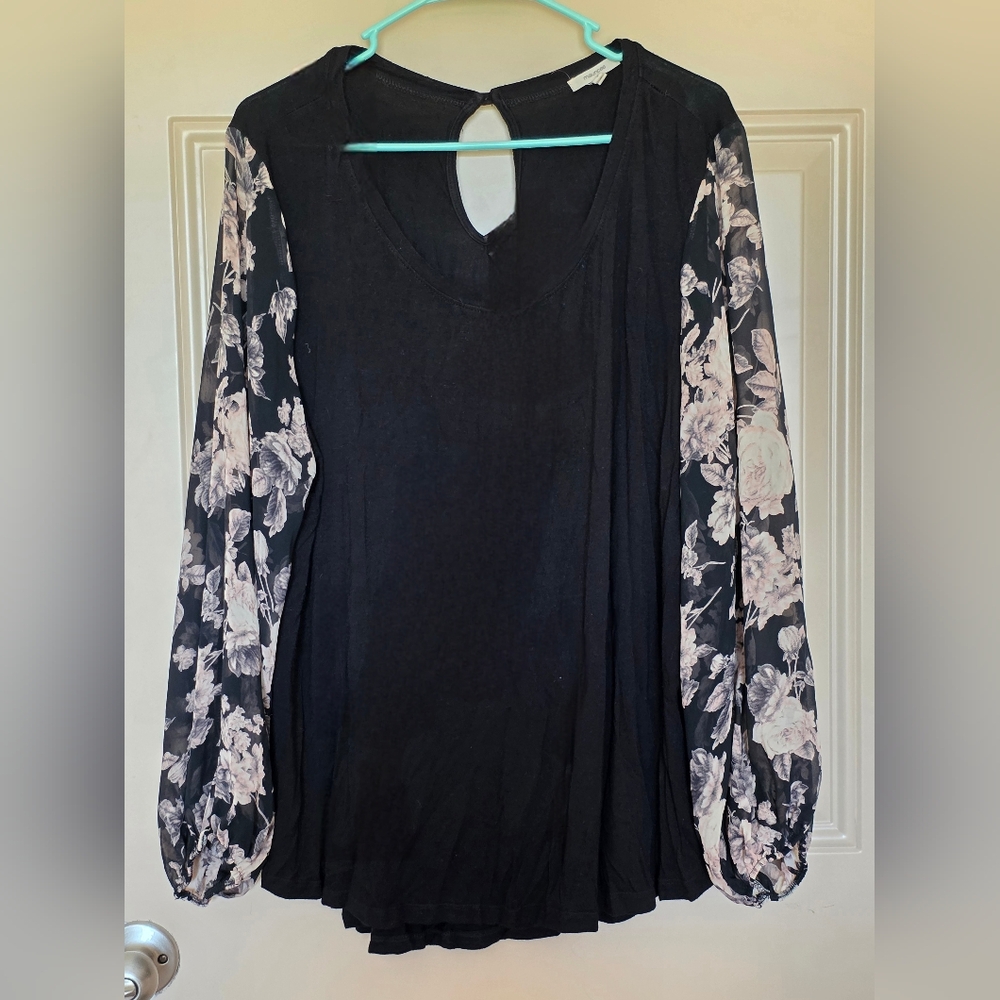 Maurices Size 2 Long Sleeve Top